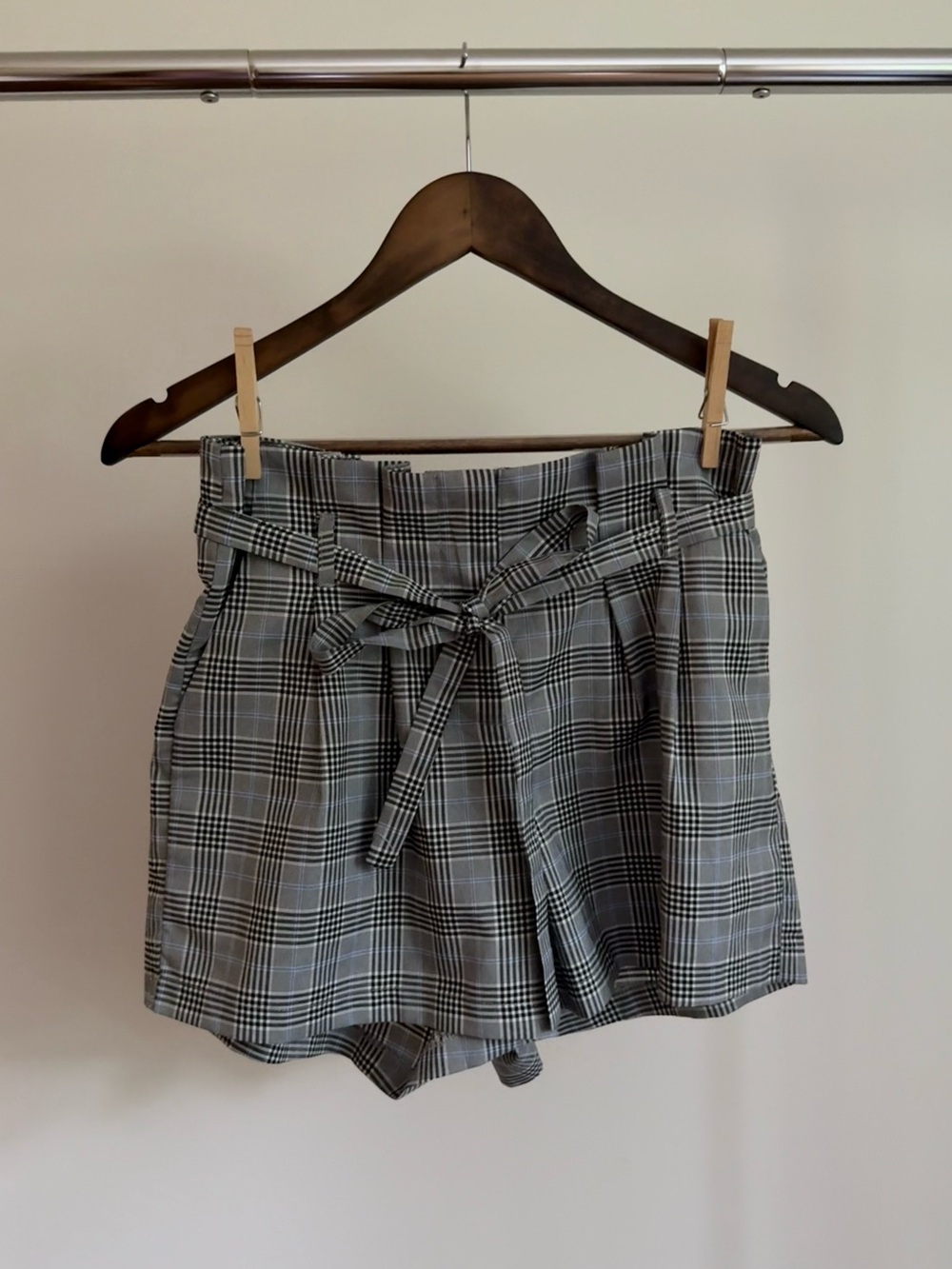 Lea & Viola Gray Plaid High-Waist Tie-Belt Shorts
